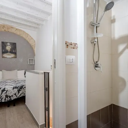 Dimora Il Solstizio - Sanctuary Where Light Meets מלון דירות בארי