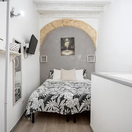 Dimora Il Solstizio - Sanctuary Where Light Meets Apartahotel Bari