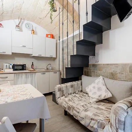 Dimora Il Solstizio - Sanctuary Where Light Meets Apartahotel Bari